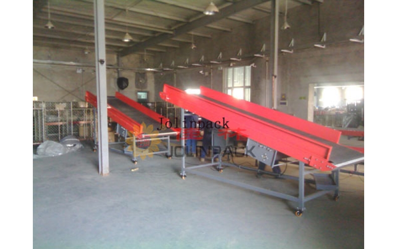 Auto lifting belt conveyor